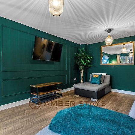 Spacious 5 Bed House In Reading By Amber Stays, Perfect For Business & Contractors, Sleeps 12! Extérieur photo