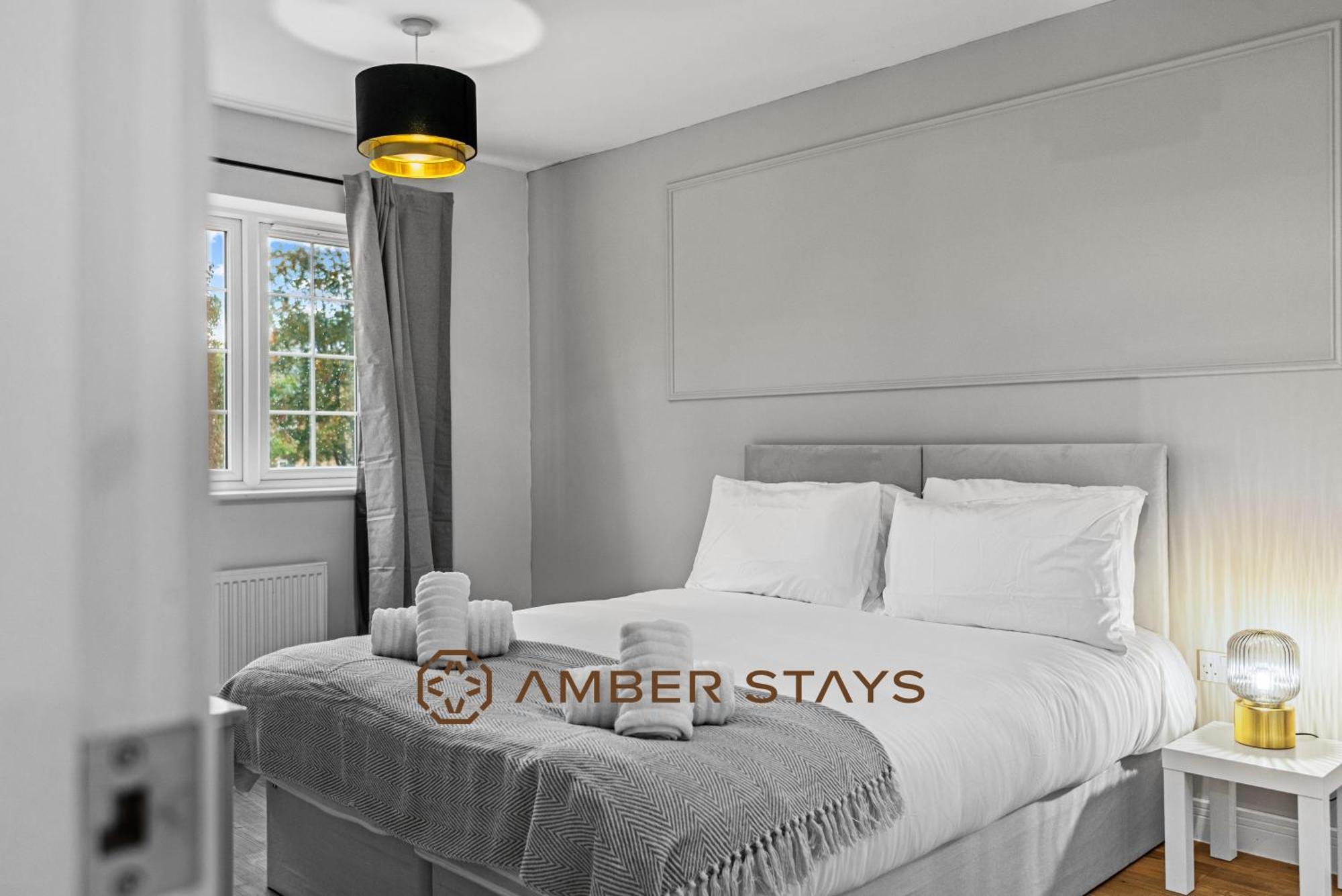Spacious 5 Bed House In Reading By Amber Stays, Perfect For Business & Contractors, Sleeps 12! Extérieur photo