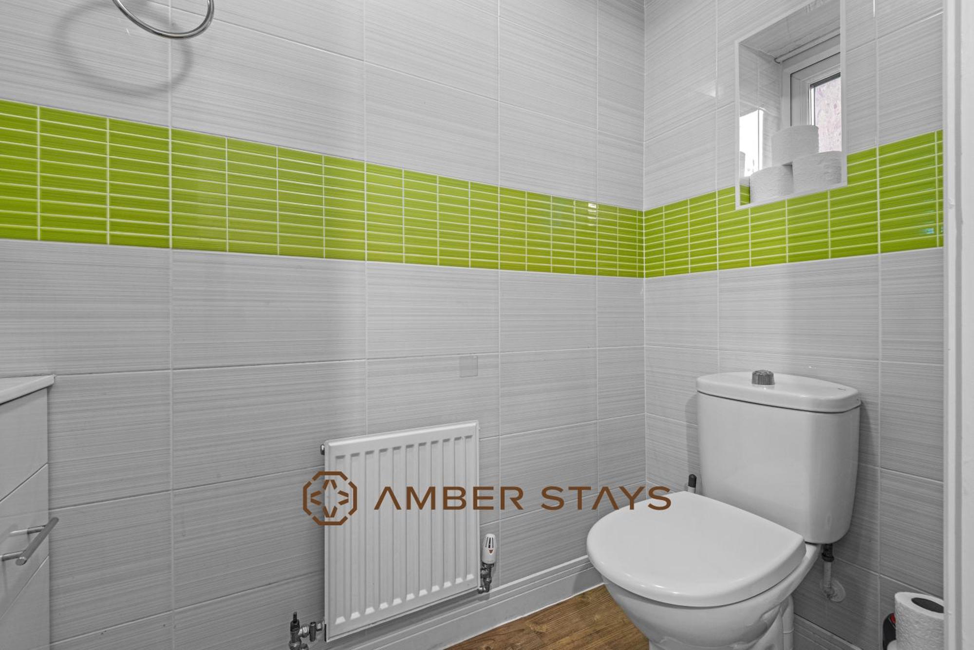 Spacious 5 Bed House In Reading By Amber Stays, Perfect For Business & Contractors, Sleeps 12! Extérieur photo