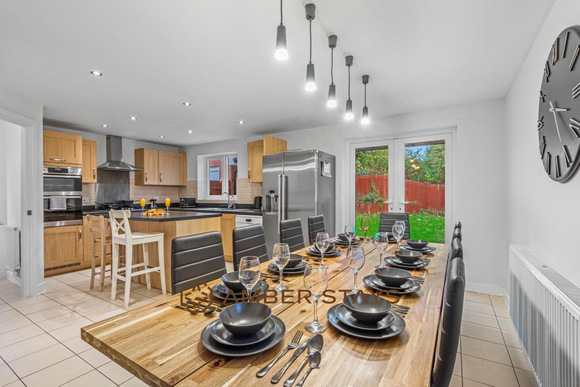 Spacious 5 Bed House In Reading By Amber Stays, Perfect For Business & Contractors, Sleeps 12! Extérieur photo