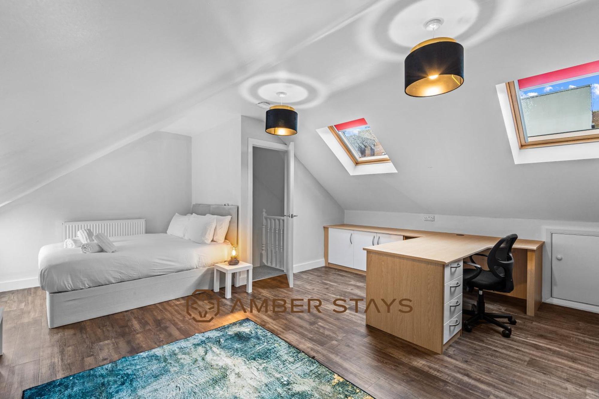 Spacious 5 Bed House In Reading By Amber Stays, Perfect For Business & Contractors, Sleeps 12! Extérieur photo