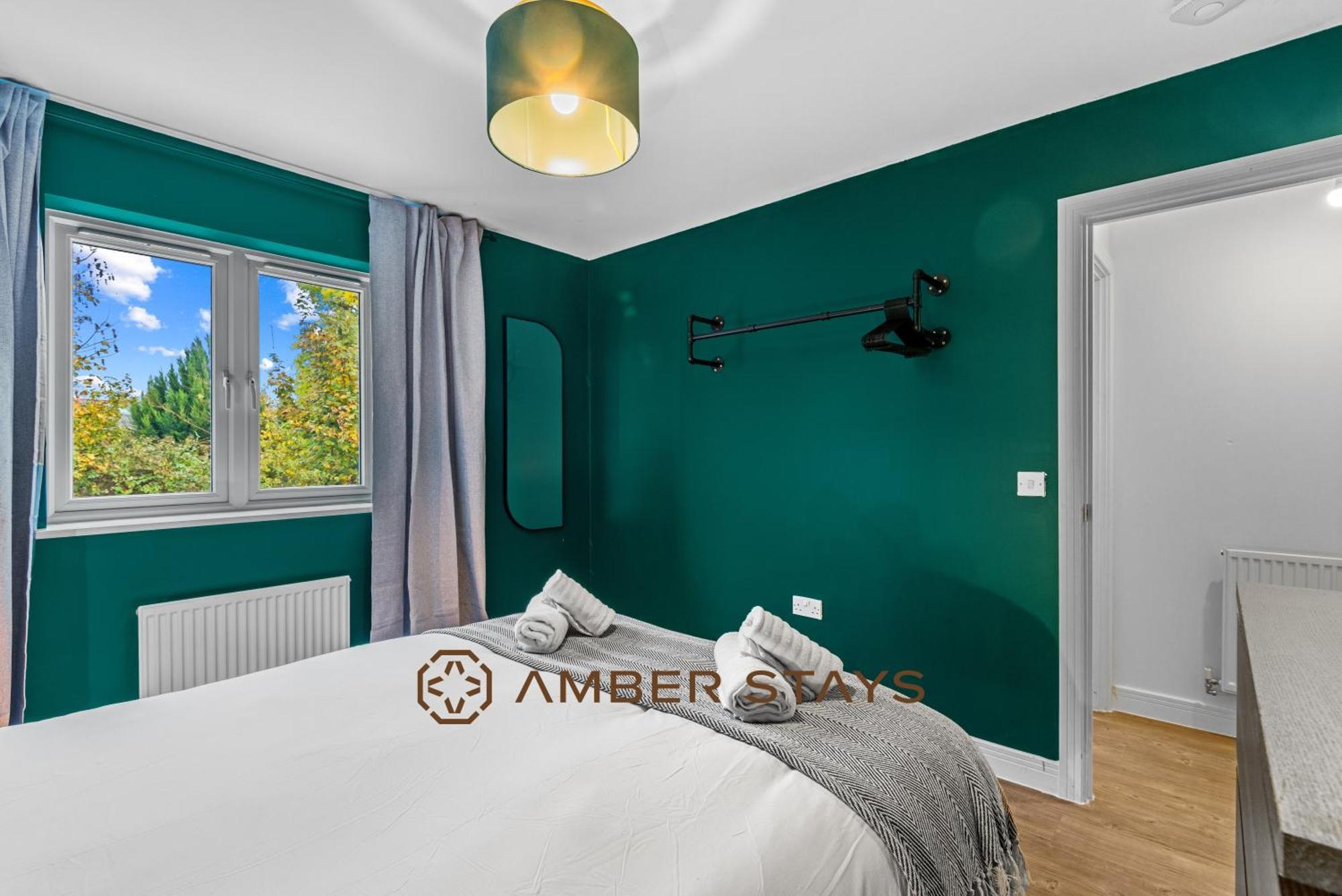 Spacious 5 Bed House In Reading By Amber Stays, Perfect For Business & Contractors, Sleeps 12! Extérieur photo