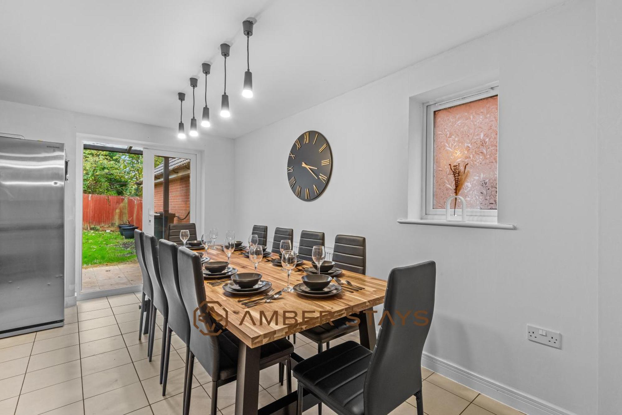 Spacious 5 Bed House In Reading By Amber Stays, Perfect For Business & Contractors, Sleeps 12! Extérieur photo
