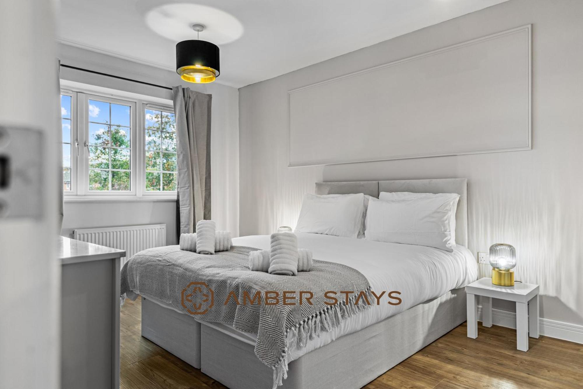 Spacious 5 Bed House In Reading By Amber Stays, Perfect For Business & Contractors, Sleeps 12! Extérieur photo