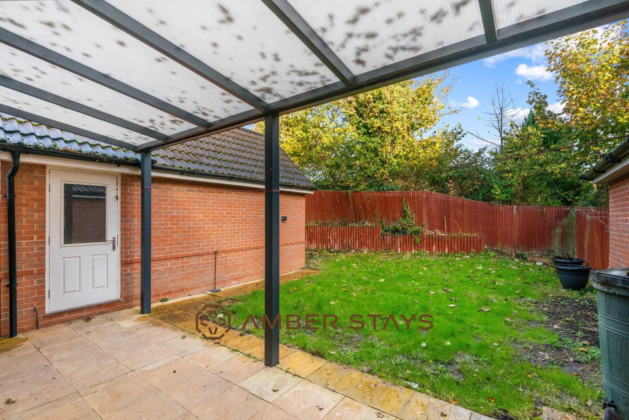 Spacious 5 Bed House In Reading By Amber Stays, Perfect For Business & Contractors, Sleeps 12! Extérieur photo