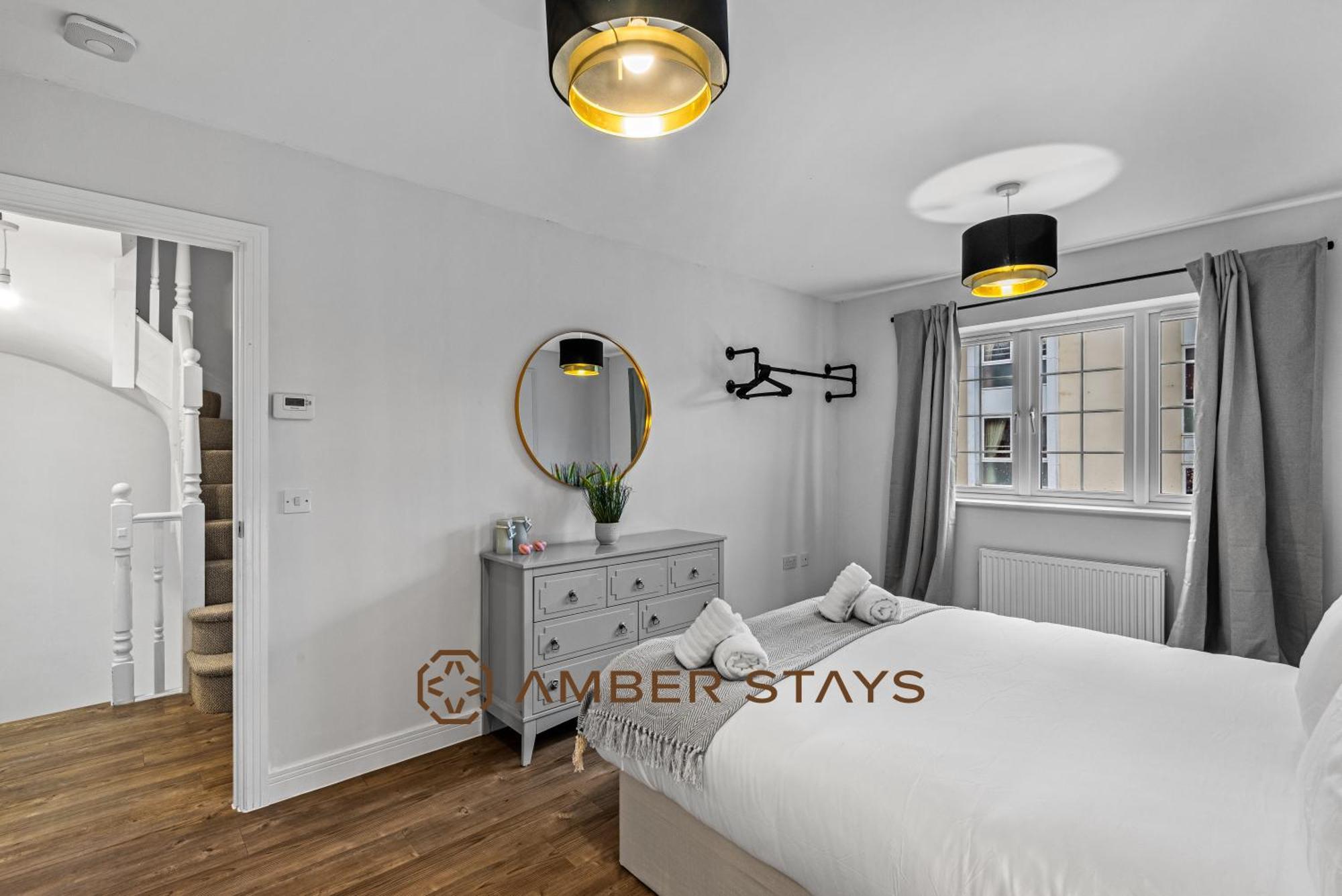 Spacious 5 Bed House In Reading By Amber Stays, Perfect For Business & Contractors, Sleeps 12! Extérieur photo
